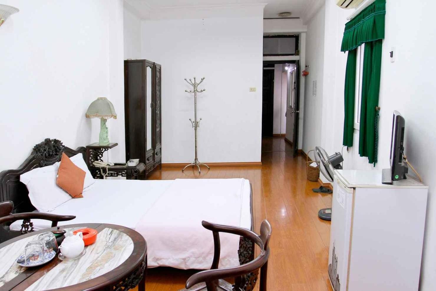 Hoang Cuong Hotel 15 Nguyen Thai Hoc Hanoi Dış mekan fotoğraf