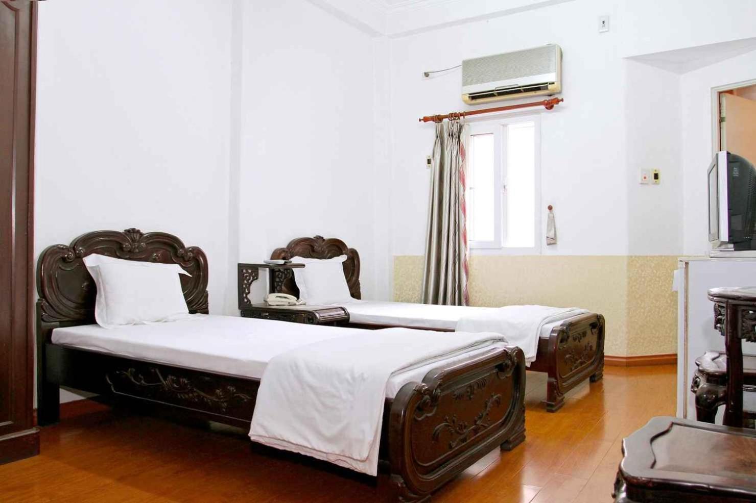 Hoang Cuong Hotel 15 Nguyen Thai Hoc Hanoi Dış mekan fotoğraf