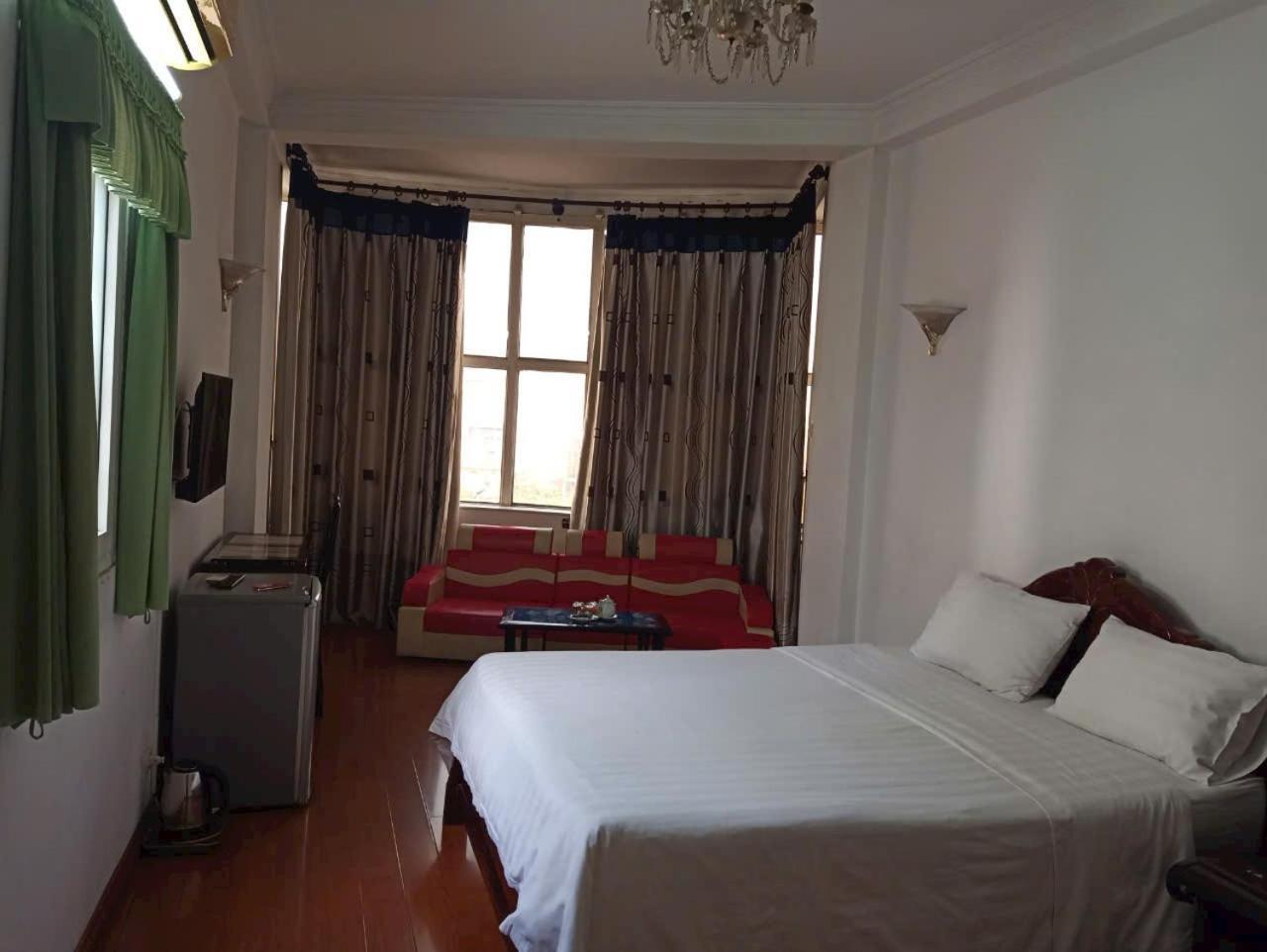 Hoang Cuong Hotel 15 Nguyen Thai Hoc Hanoi Dış mekan fotoğraf