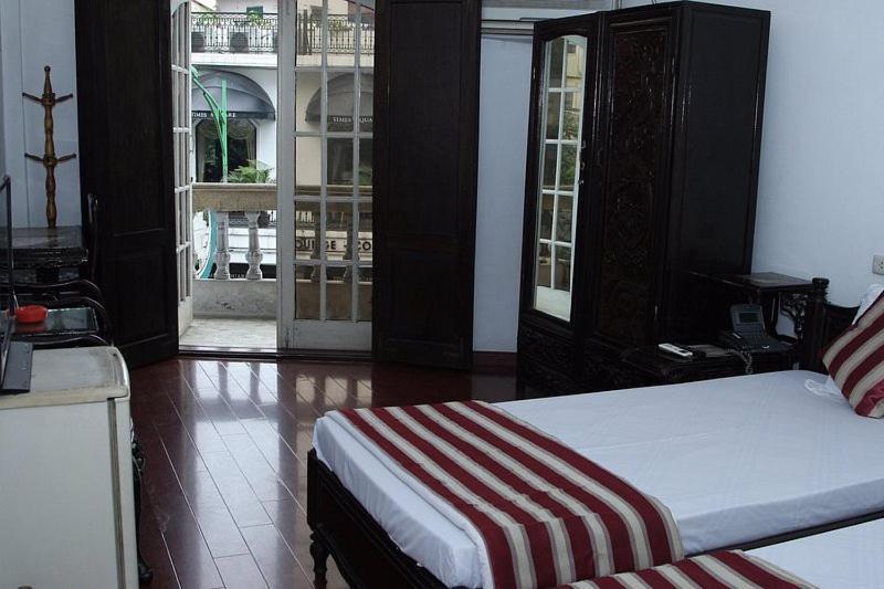 Hoang Cuong Hotel 15 Nguyen Thai Hoc Hanoi Dış mekan fotoğraf