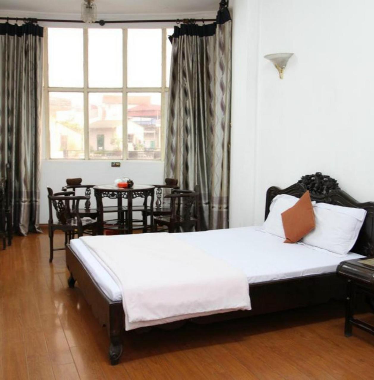 Hoang Cuong Hotel 15 Nguyen Thai Hoc Hanoi Dış mekan fotoğraf